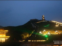 Saat Tembok Besar China Menyala