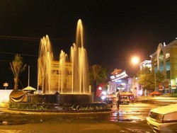 Saatnya Berlibur ke Alun-alun, Galeri & Mal