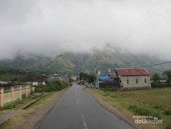Saking Indahnya, Bule Pun Mandi di Gunung Rinjani