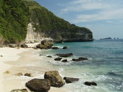 Sama-sama dari Bali, Pantai Suwehan Saingan Baru Dreamland