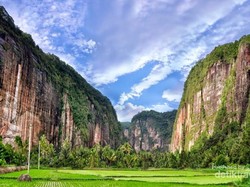Sambut 2015 dengan Pemandangan Terindah di Lembah Harau