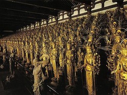 Sanjusangen-do, Kuil dengan 1.001 Patung Emas