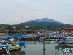 Satu Lagi yang Asyik di Lampung, Pantai Boom