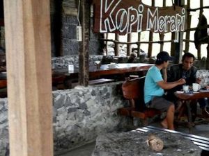 Sedap, Ngopi Sambil Lihat Merapi