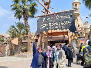 Sehari Jadi Bajak Laut di Shanghai