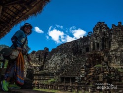 Sehari Jadi Lara Croft di Angkor Wat