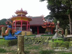 Selain Pantai, Bangka Juga Punya Kelenteng Secantik Ini