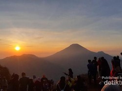 Selamat Pagi dari Bukit Sikunir