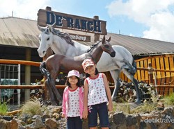 Selesai Nyoblos, Lanjut Naik Kuda di DeRanch Lembang