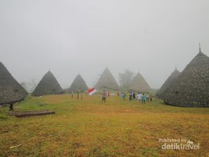 Sendiri Pakai Motor Menuju dan Menginap di Desa Wae Rebo Flores