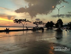 Senja yang Syahdu di Teluk Kendari