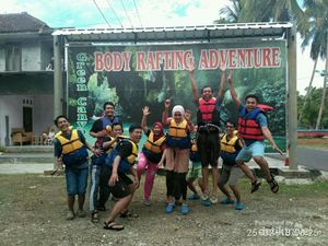 Sensasi Body Rafting di Grand Canyon Pangandaran
