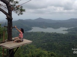 Sensasi Selfie dari Ketinggian di Kalibiru