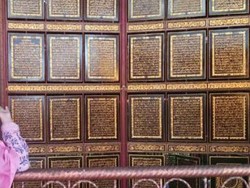 Seperti Inilah Al Quran Raksasa