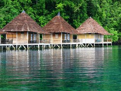 Seru! Jelajah Alam Maluku ala Koper dan Ransel