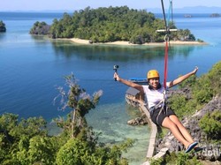 Seru! Naik Flying Fox di Labengki