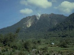 Serunya Berjumpa Pendaki Asing di Gunung Sibayak