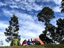 Serunya Camping di Lereng Merbabu Via Selo