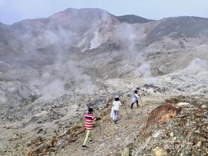 Serunya Mendaki Gunung Papandayan