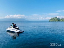 Serunya Menyaksikan Lomba Gowes di Danau Terbesar Kedua