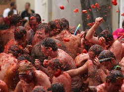 Serunya Perang Tomat di Spanyol