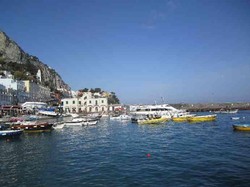 Si Cantik Capri dari Pesisir Italia
