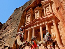 Siap-siap Bertualang ke Makam Transformers