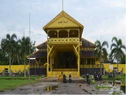 Siapa Sangka, Ada Istana Secantik Ini di Pontianak