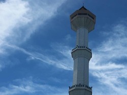 Siapa yang Sudah Naik ke Menara Masjid Raya Bandung?