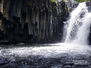 Sigeong, Curug di Bawah Jembatan yang Sering Terabaikan