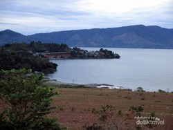 Sisi Cantik Danau Toba dari Bukit Beta