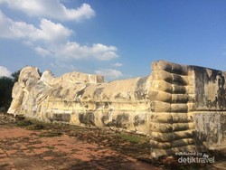 Situs Buddha Tidur yang Megah di Ayutthaya
