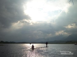 Sore Genit di Situ Bagendit, Garut