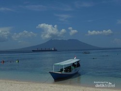 Ssssttt.. Ada Pantai Perawan di Banyuwangi