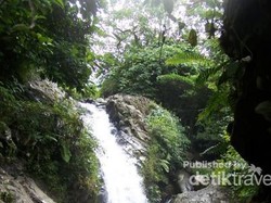 Ssst, Ada Air Terjun Tersembunyi di Padang