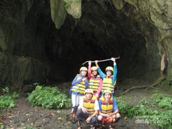 Sudah Coba Body Rafting di Green Canyon Pangandaran?