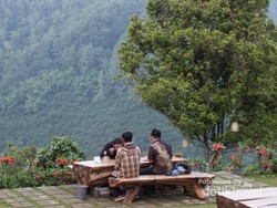 Sudah Tahu? Ada Kafe Keren di Dekat Tebing Keraton, Bandung
