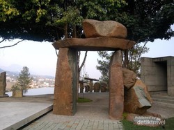 Sudah Tahu? Bandung Juga Punya Stonehenge