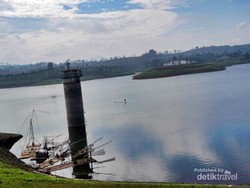 Sudah Tahu, Bandung Punya Danau di Atas Danau?