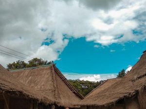 Suku Sasak Lombok: Tradisi Kawin Lari & Rumah dari Kotoran Kerbau