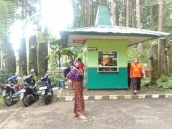 Sumber Air Panas yang Konon Berkhasiat di Baturaden