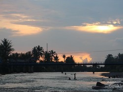Sungai Gunung Nago, Tempat Asyik Untuk Mandi Sore di Padang