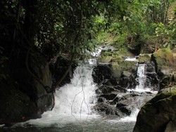 Sungai Unik & Air Terjun Cantik dari Deli Serdang