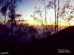 Sunrise di Gunung Ijen, Saat Mentari Hangatkan Banyuwangi