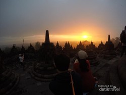 Sunrise yang Indah dari Borobudur
