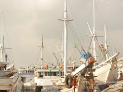 Sunset Cantik di Pelabuhan Paotere, Makassar