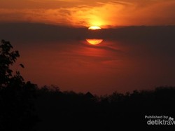 Sunset Instagramable di Candi Barong