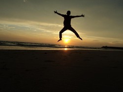 Sunset Mantap di Pantai Pulo Kapuk, Aceh