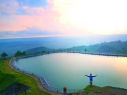 Sunset Romantis dari Embung Nglanggeran, Yogya