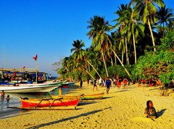 Sunset Tercantik di Karimunjawa Ada di Pantai Ini